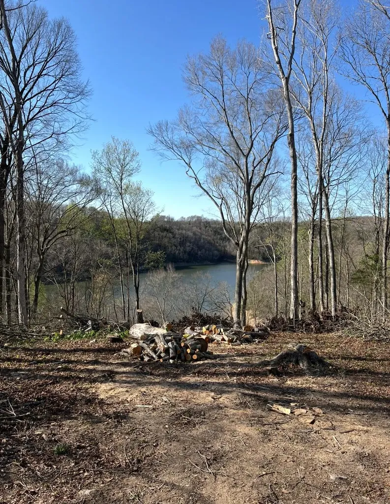 12 W Old Jamestown Road Russell Springs KY 42642