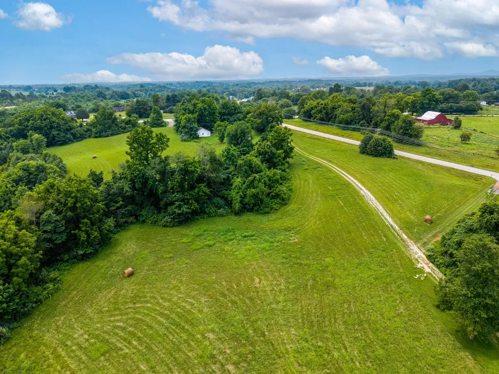 190 Crabtree Lane Somerset KY 42503