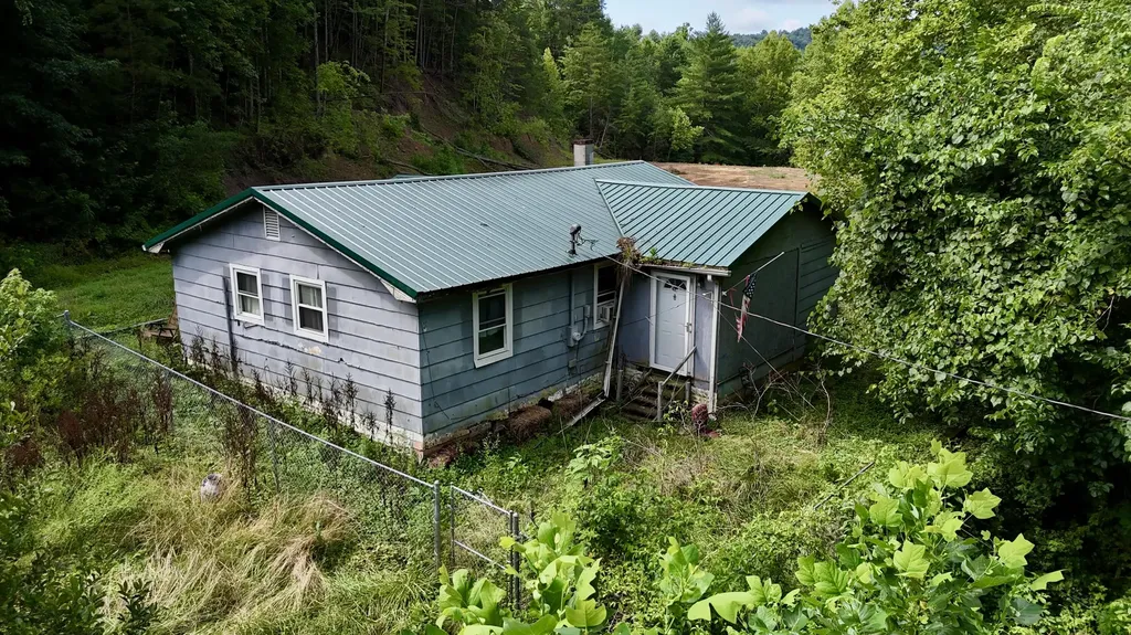 223 Bertha Hollow Road Gray KY 40734