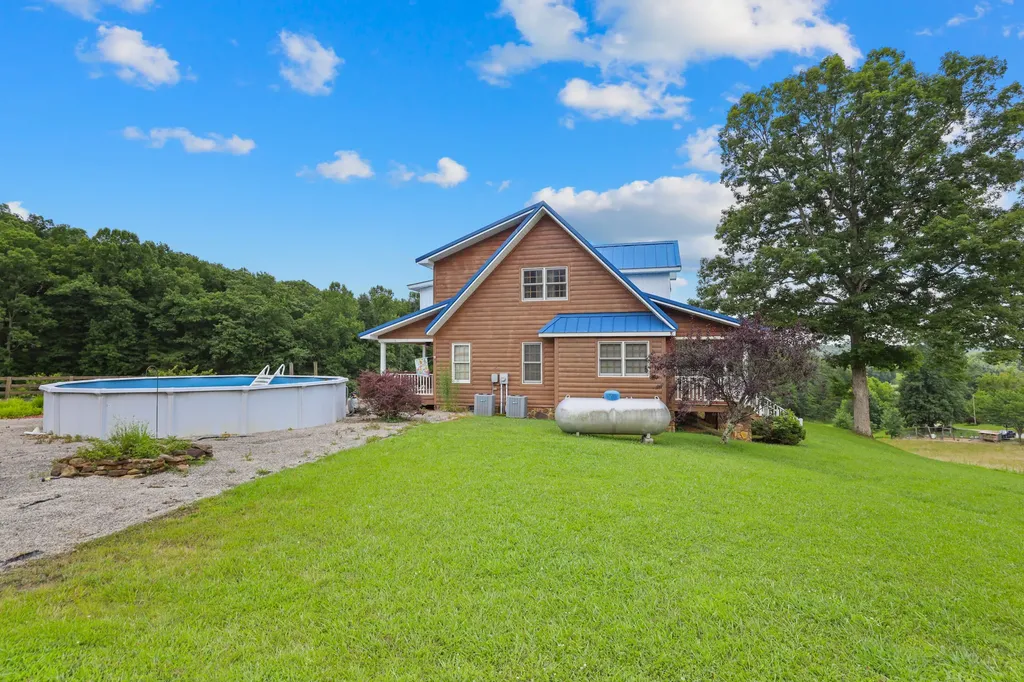 13102 Us Highway 421 South Tyner KY 40486