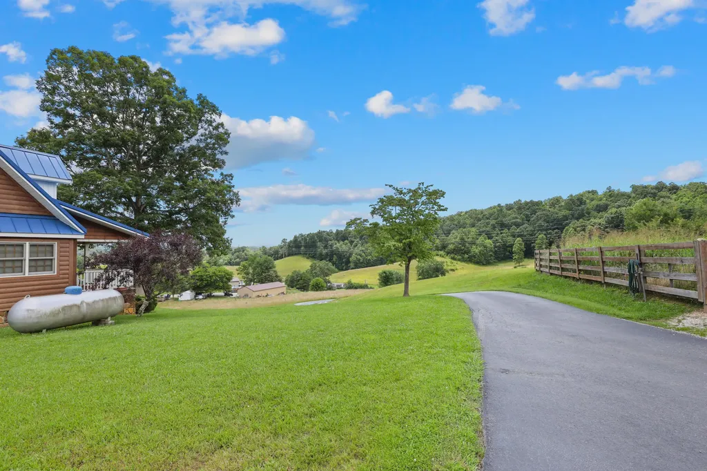 13102 Us Highway 421 South Tyner KY 40486