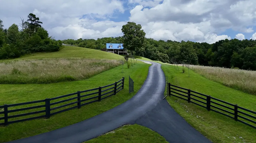 13102 Us Highway 421 South Tyner KY 40486