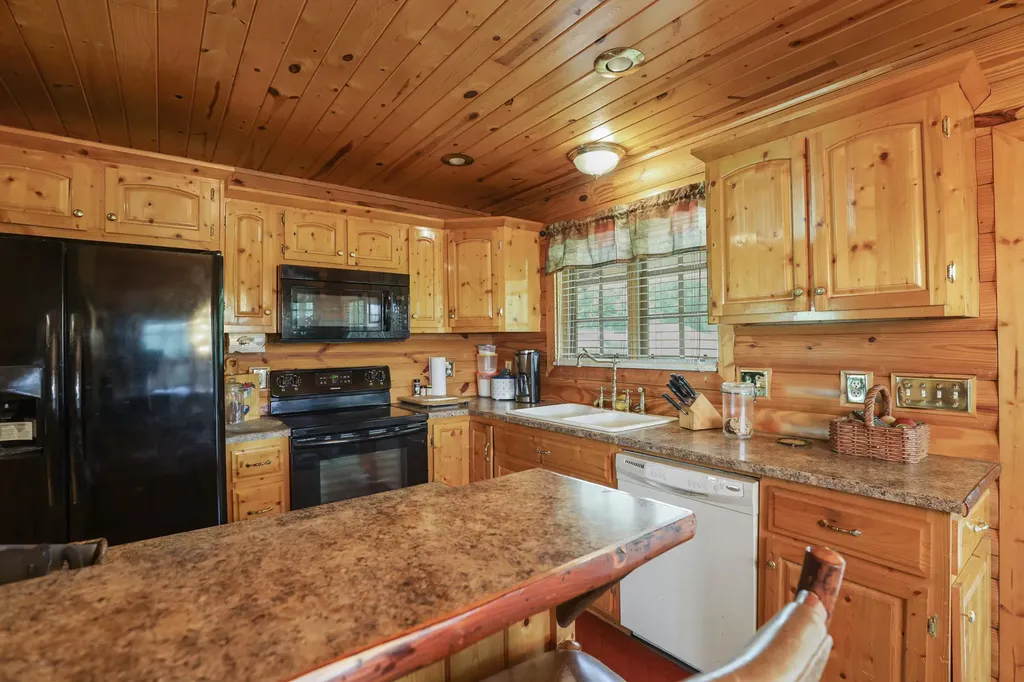 13102 Us Highway 421 South Tyner KY 40486