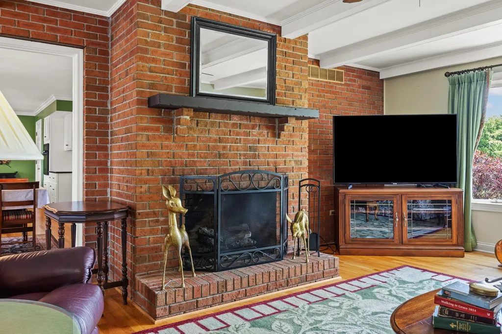 8071 Perryville Road Danville KY 40422