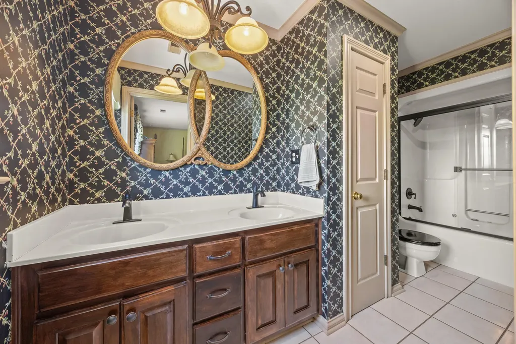 8071 Perryville Road Danville KY 40422