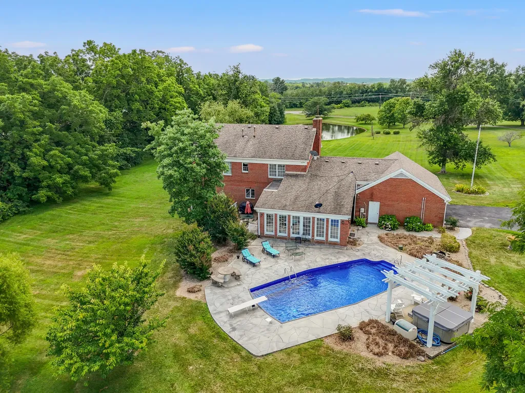 8071 Perryville Road Danville KY 40422