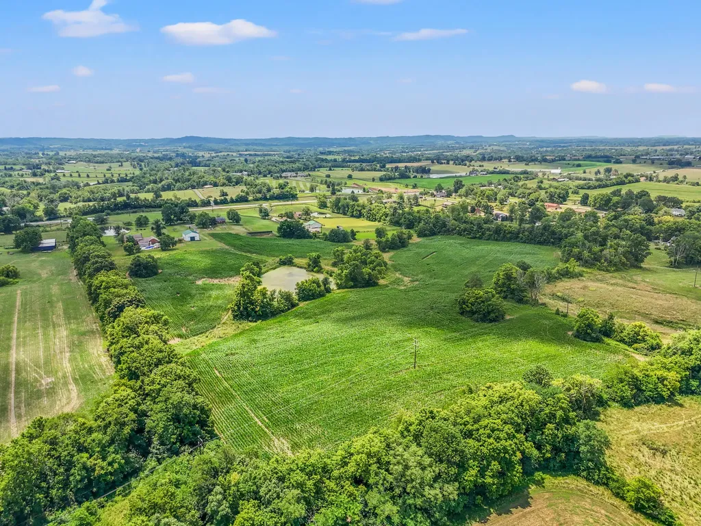 8071 Perryville Road Danville KY 40422