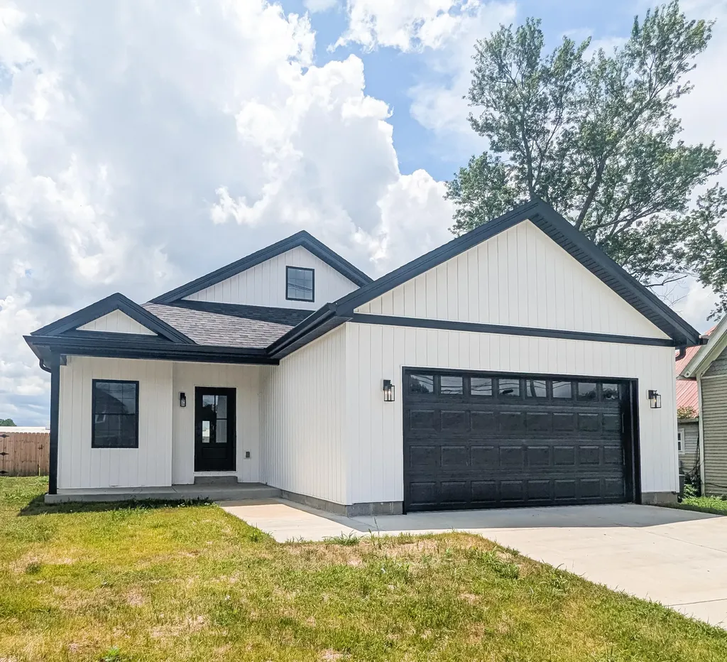 218 E Woodford Street Lawrenceburg KY 40342
