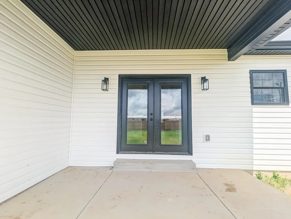 218 E Woodford Street Lawrenceburg KY 40342