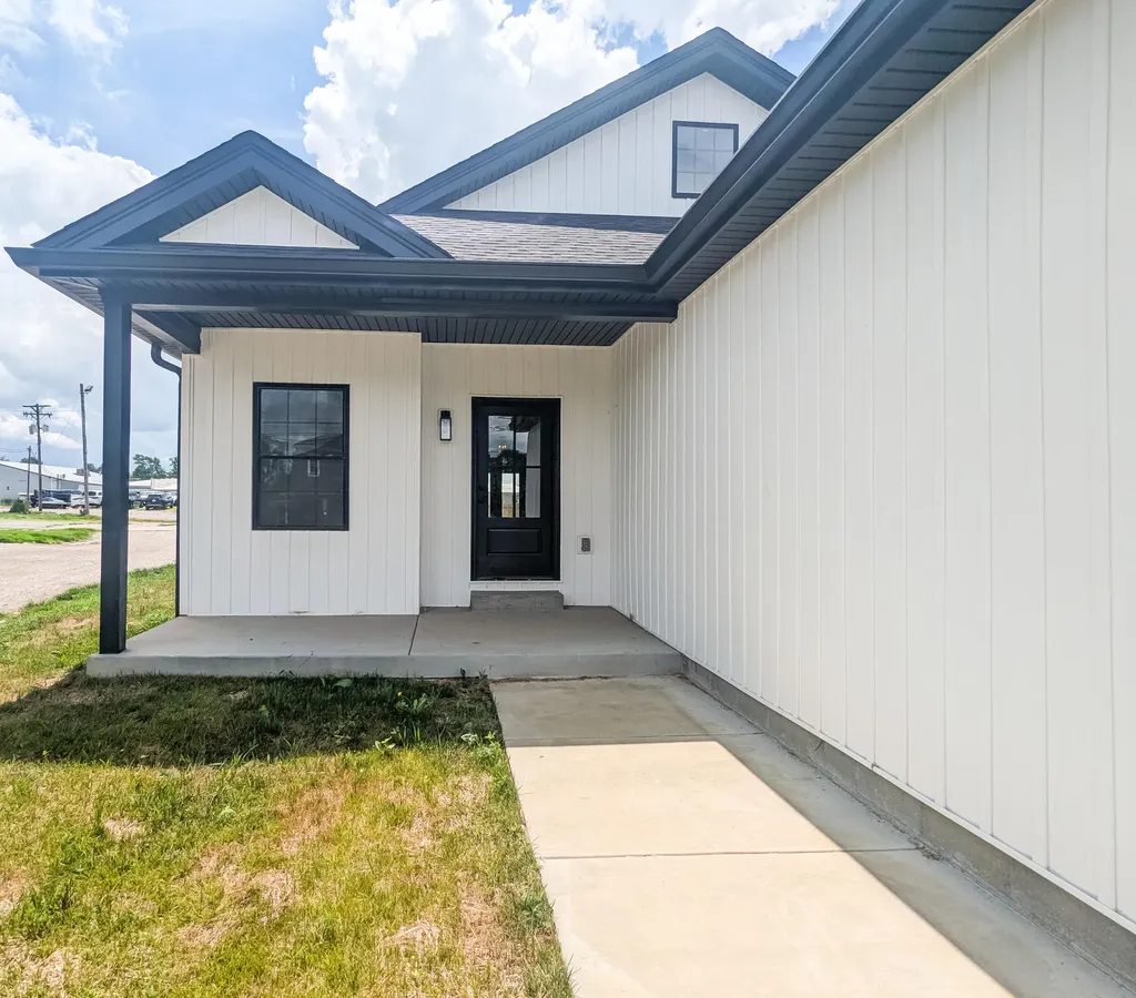 218 E Woodford Street Lawrenceburg KY 40342