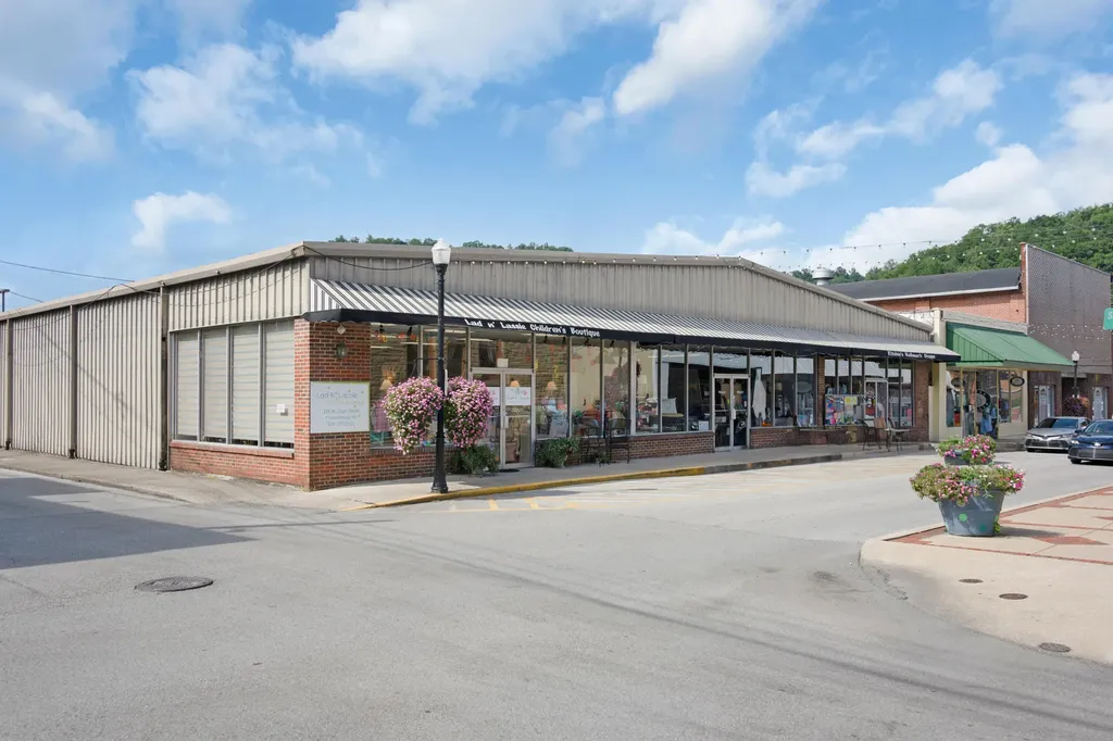 188 W Court Street Prestonsburg KY 41653