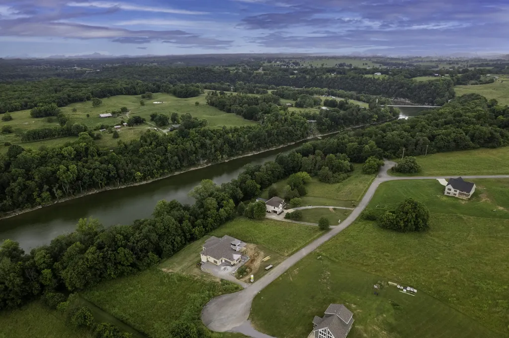 90 Meadow Point Drive Lancaster KY 40444