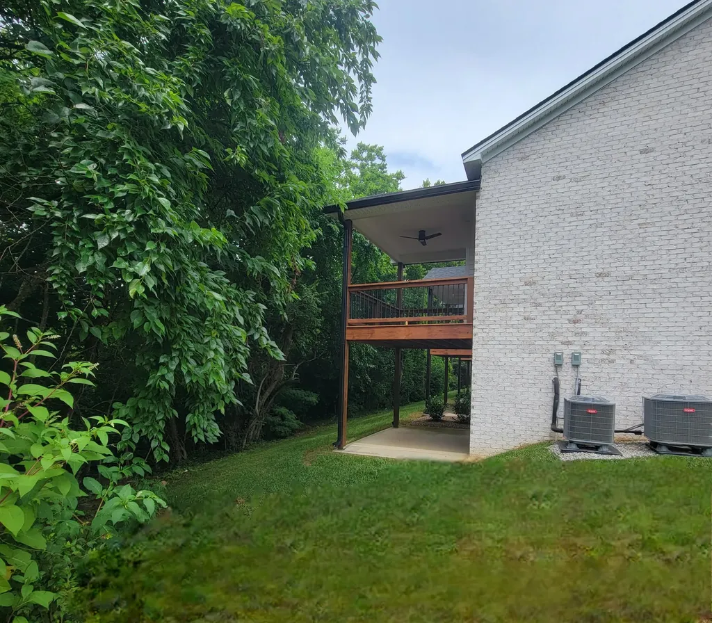 242 Sugartree Lane Versailles KY 40383