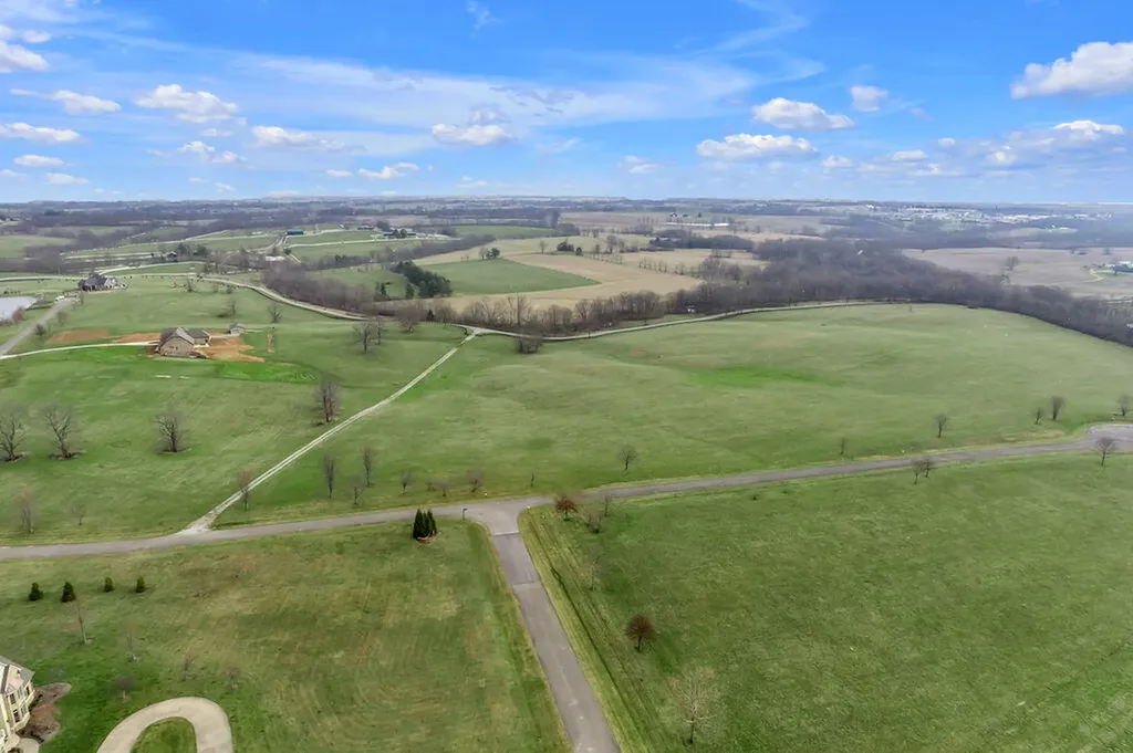 2248 Garner Lane Lexington KY 40516