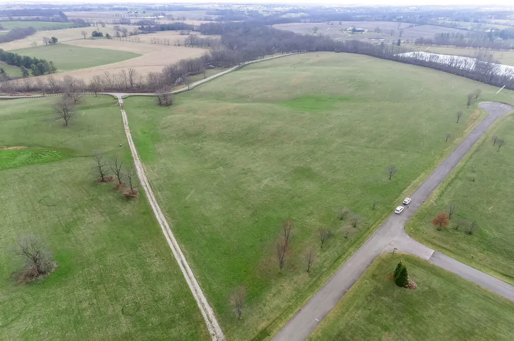 2248 Garner Lane Lexington KY 40516