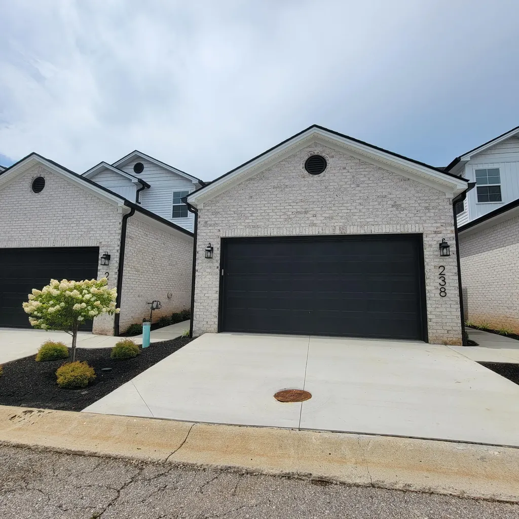238 Sugartree Lane Versailles KY 40383