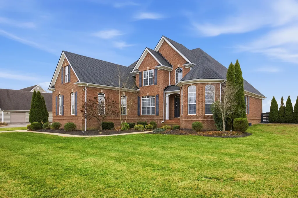 210 Whispering Brook Drive Nicholasville KY 40356