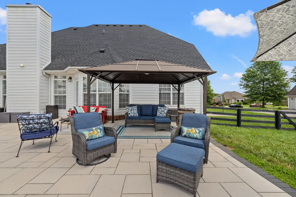 210 Whispering Brook Drive Nicholasville KY 40356