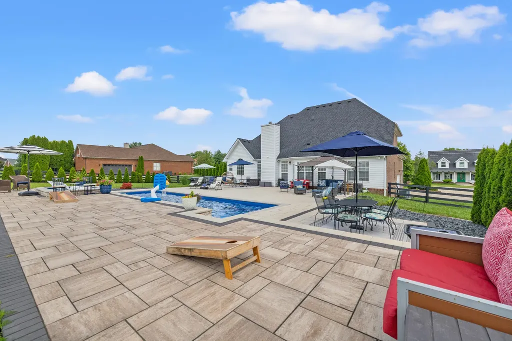 210 Whispering Brook Drive Nicholasville KY 40356
