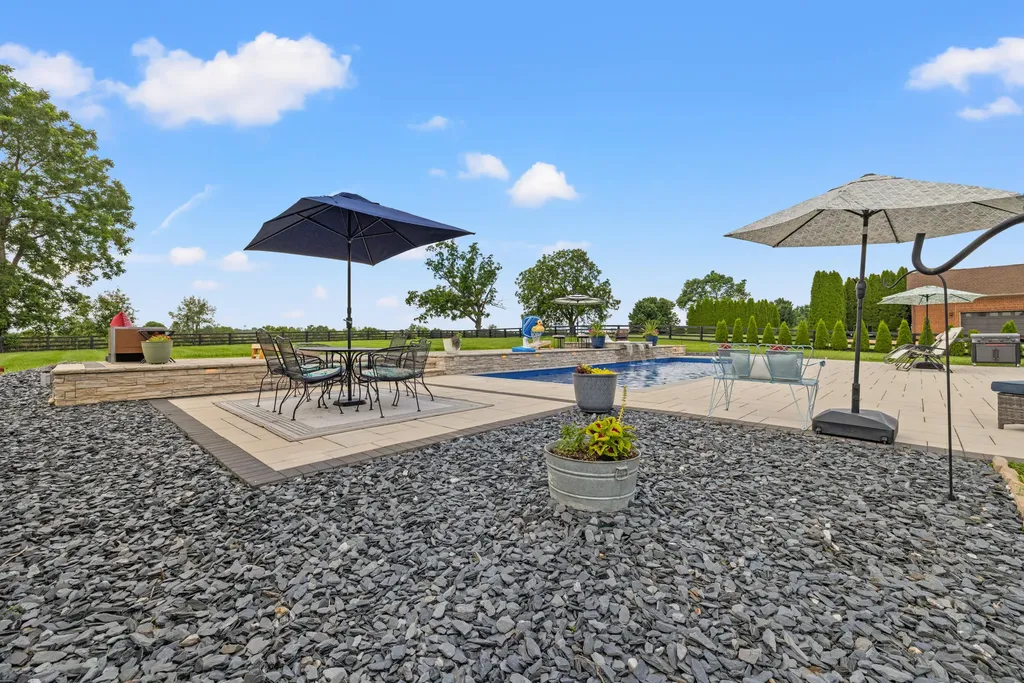 210 Whispering Brook Drive Nicholasville KY 40356