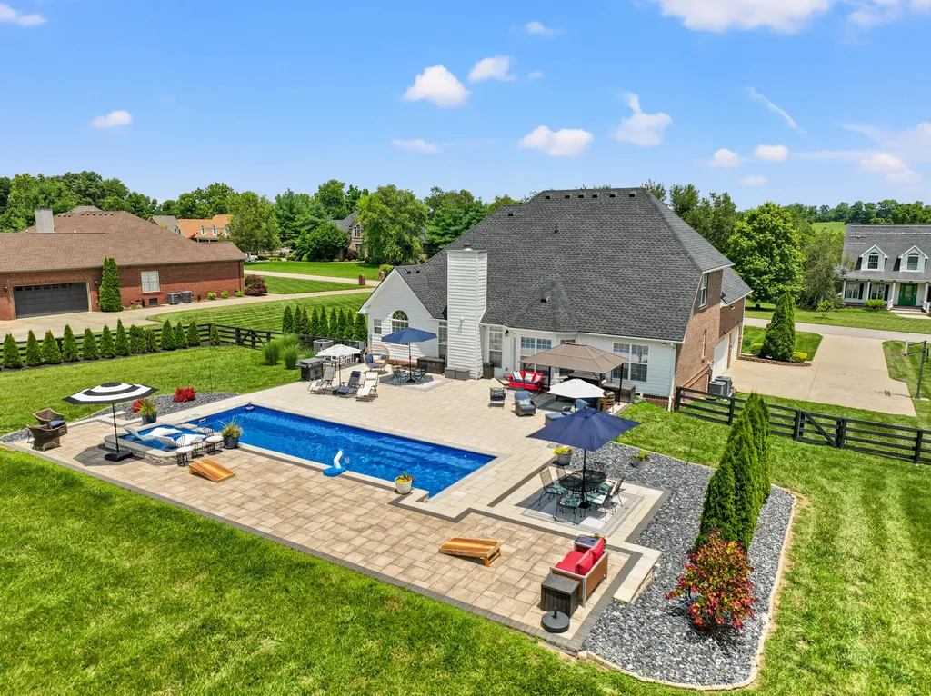 210 Whispering Brook Drive Nicholasville KY 40356