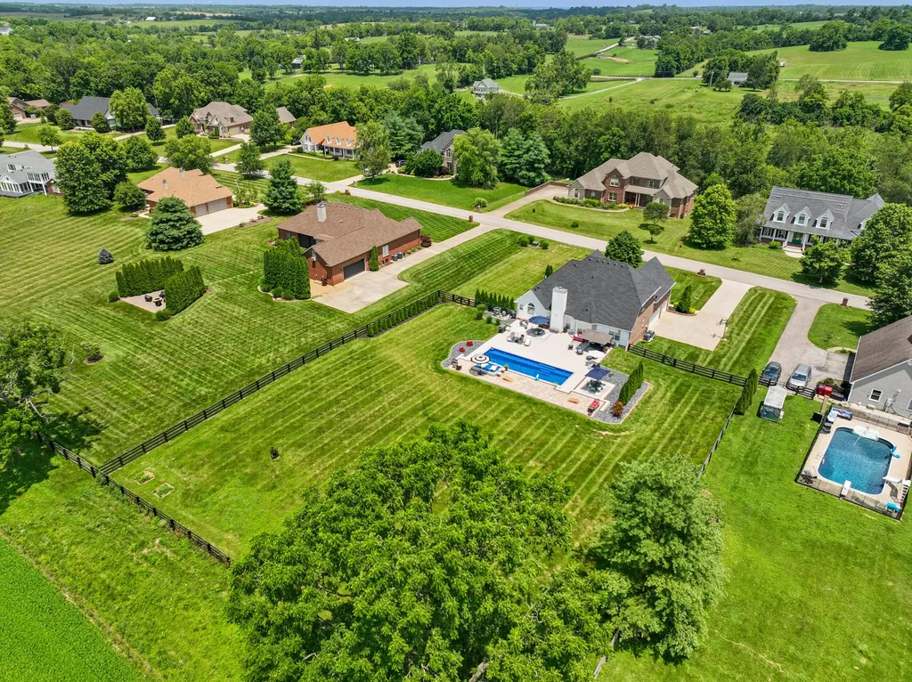 210 Whispering Brook Drive Nicholasville KY 40356