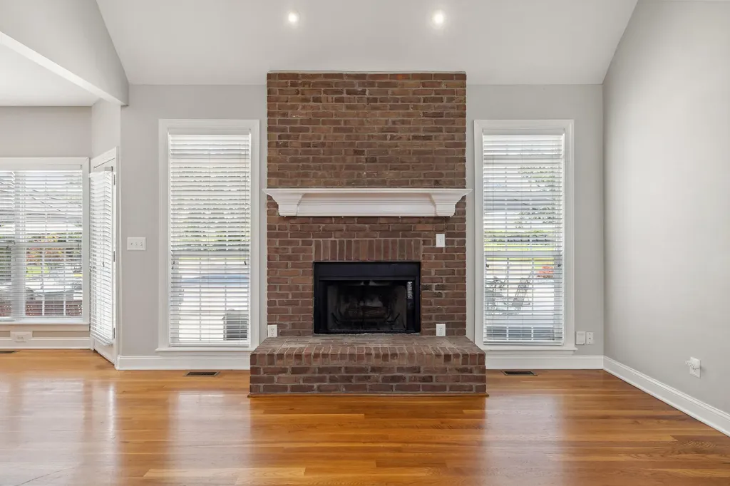 210 Whispering Brook Drive Nicholasville KY 40356