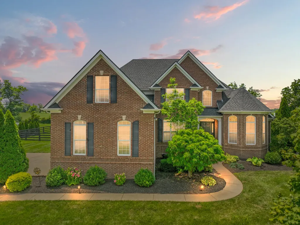 210 Whispering Brook Drive Nicholasville KY 40356