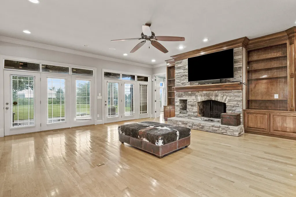 1047 Wil Rose Lane Versailles KY 40383