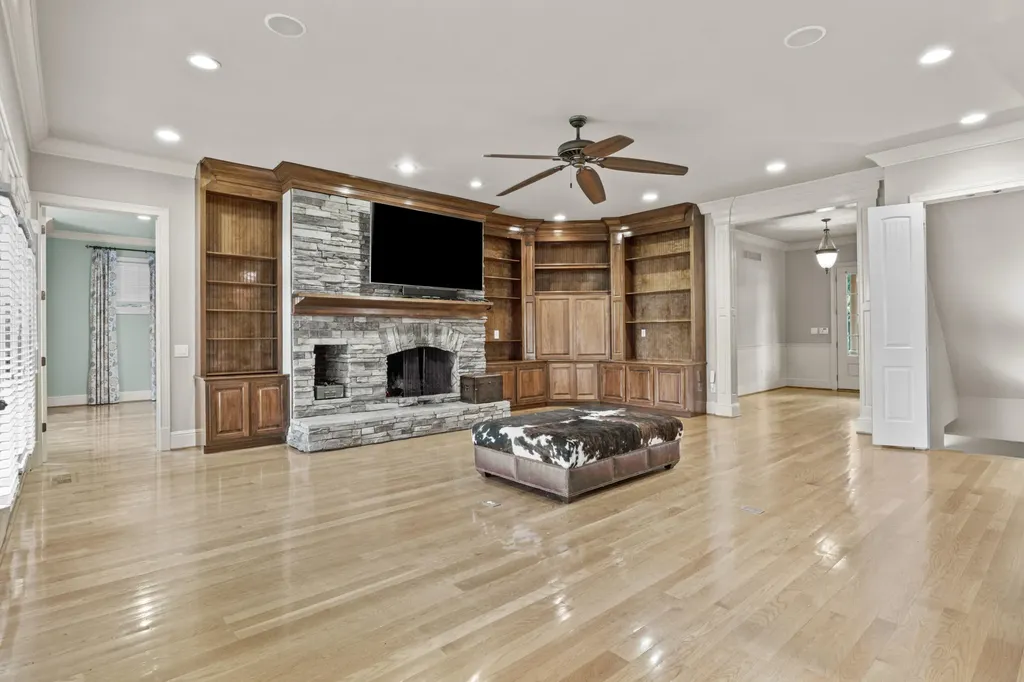 1047 Wil Rose Lane Versailles KY 40383