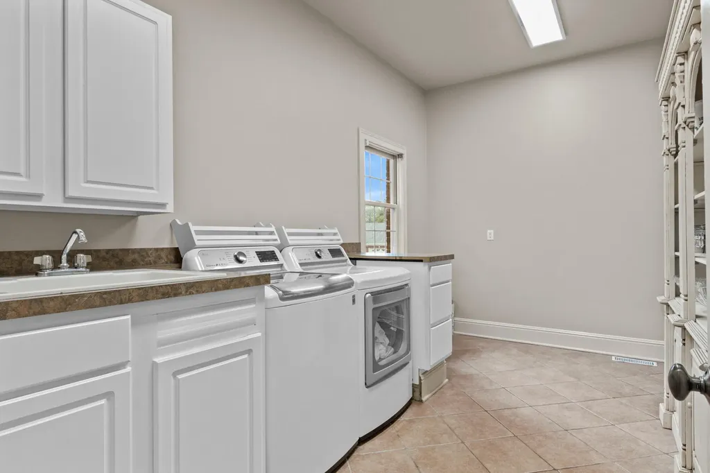 1047 Wil Rose Lane Versailles KY 40383