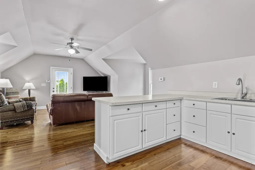 1047 Wil Rose Lane Versailles KY 40383