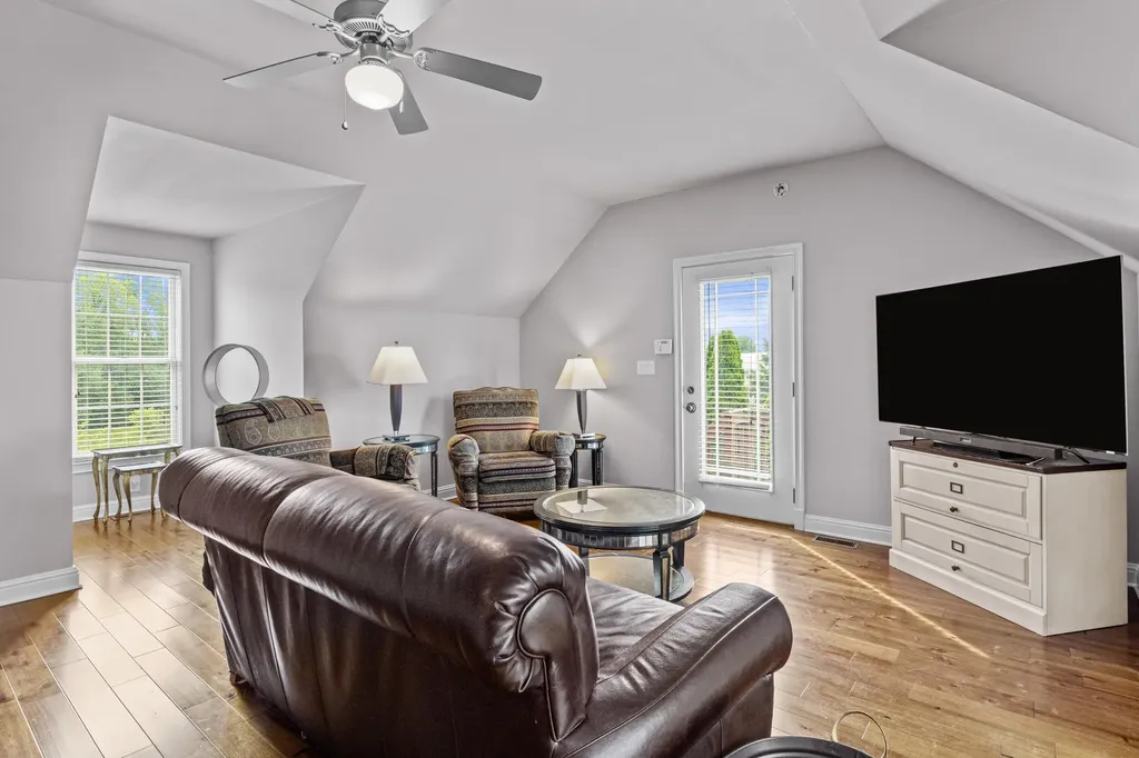1047 Wil Rose Lane Versailles KY 40383