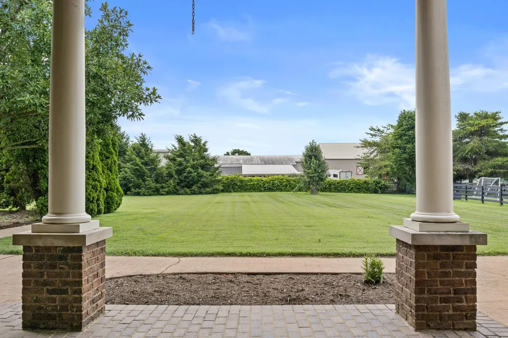 1047 Wil Rose Lane Versailles KY 40383