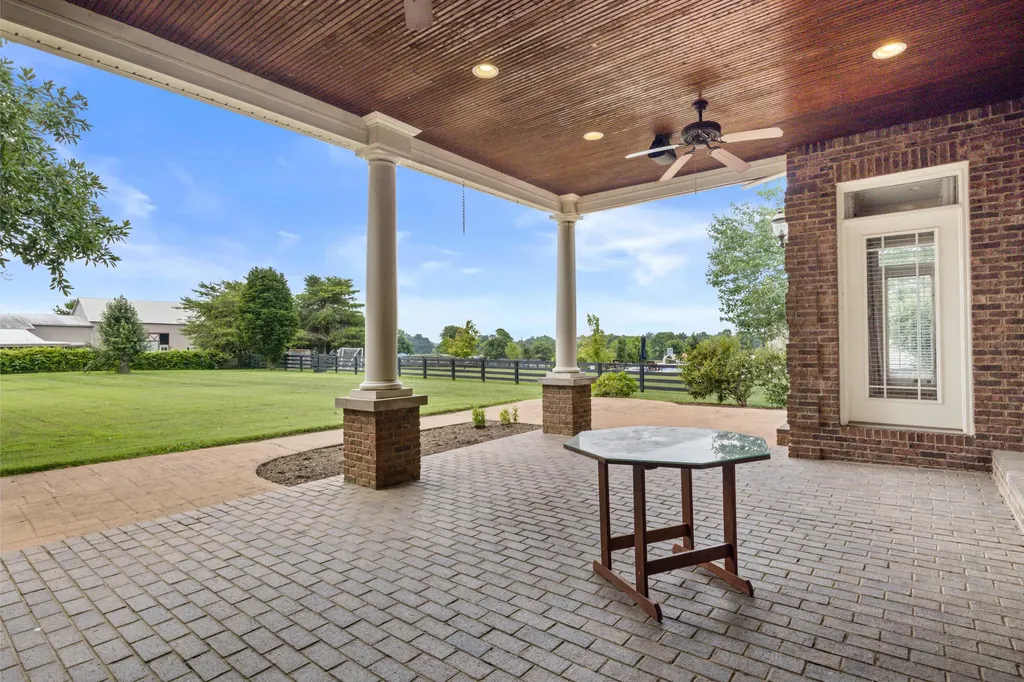 1047 Wil Rose Lane Versailles KY 40383