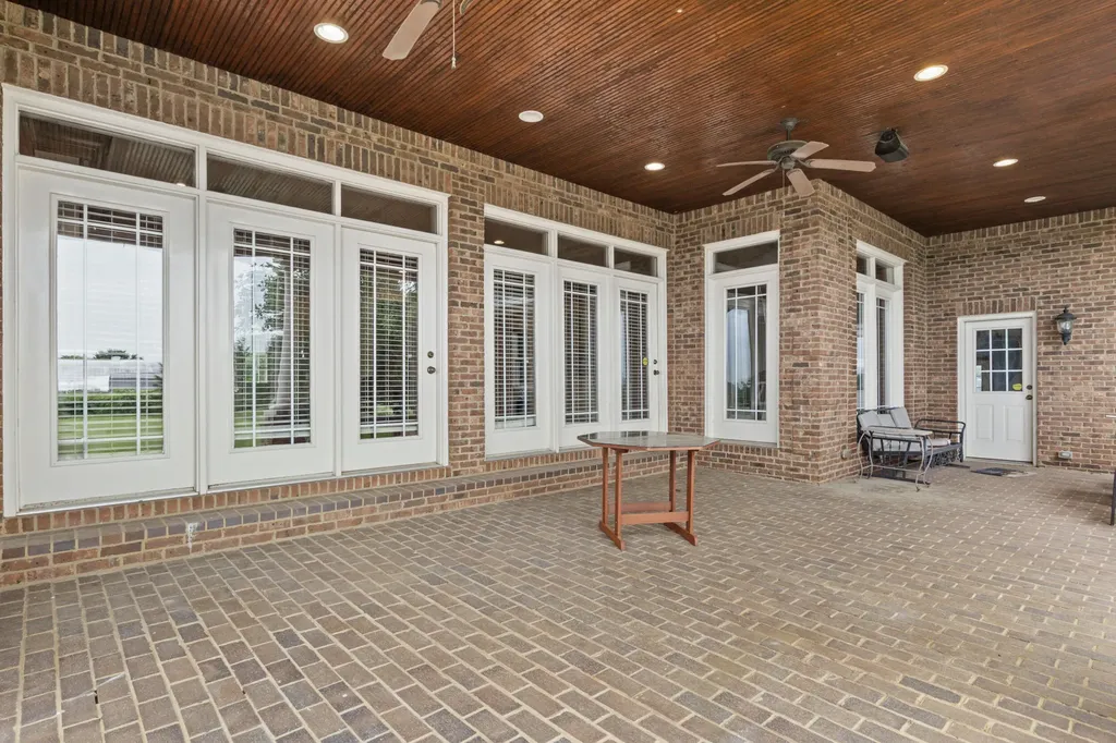 1047 Wil Rose Lane Versailles KY 40383