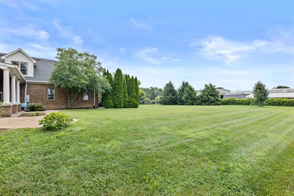 1047 Wil Rose Lane Versailles KY 40383
