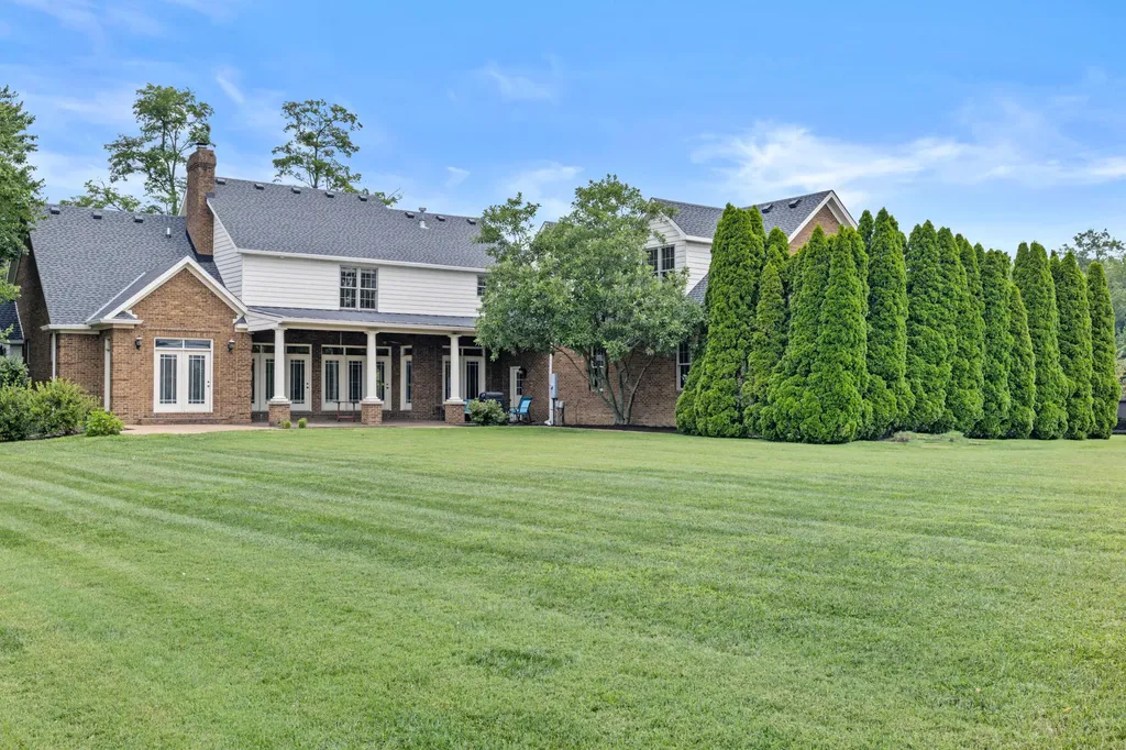 1047 Wil Rose Lane Versailles KY 40383