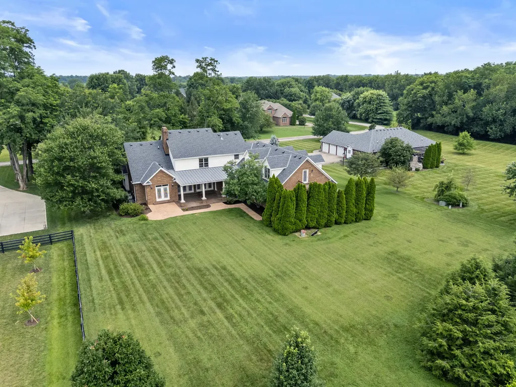 1047 Wil Rose Lane Versailles KY 40383