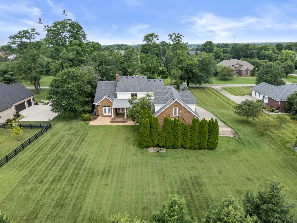 1047 Wil Rose Lane Versailles KY 40383