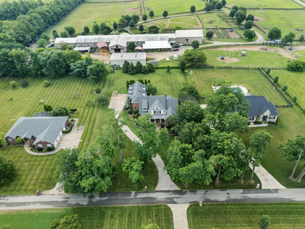 1047 Wil Rose Lane Versailles KY 40383