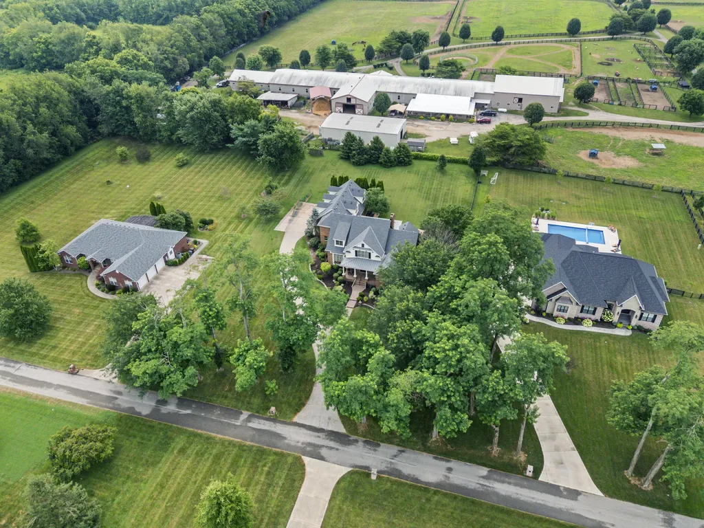 1047 Wil Rose Lane Versailles KY 40383
