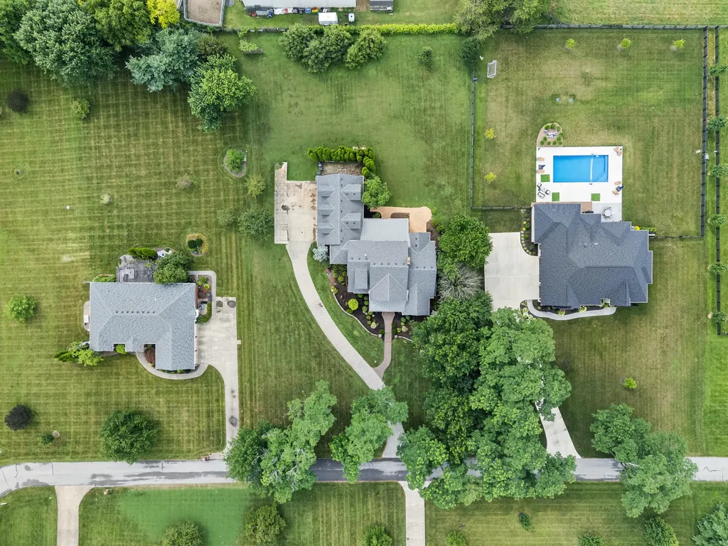 1047 Wil Rose Lane Versailles KY 40383