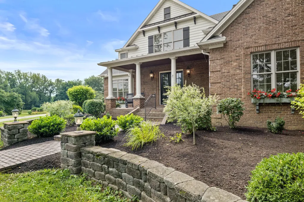 1047 Wil Rose Lane Versailles KY 40383