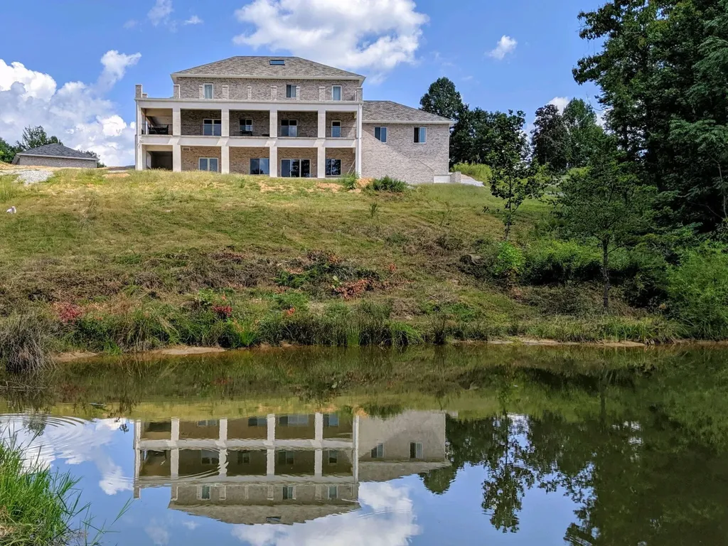 1824 Kingtown Road Strunk KY 42649