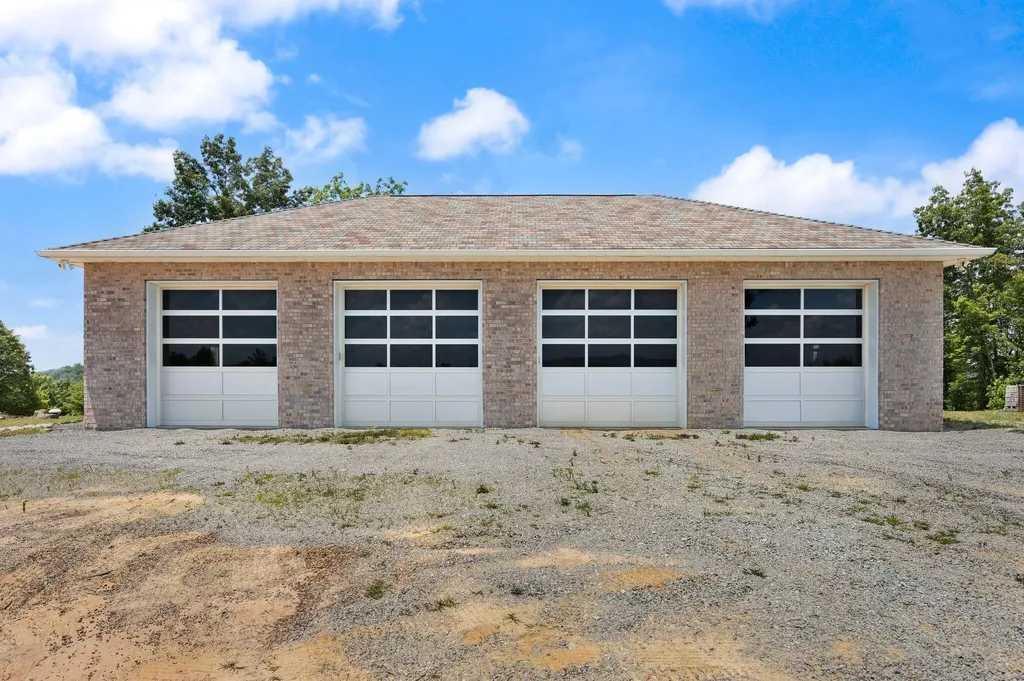 1824 Kingtown Road Strunk KY 42649