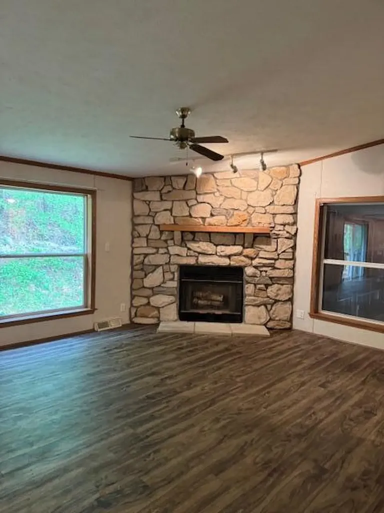 315 Moonbeam Lane Williamsburg KY 40769