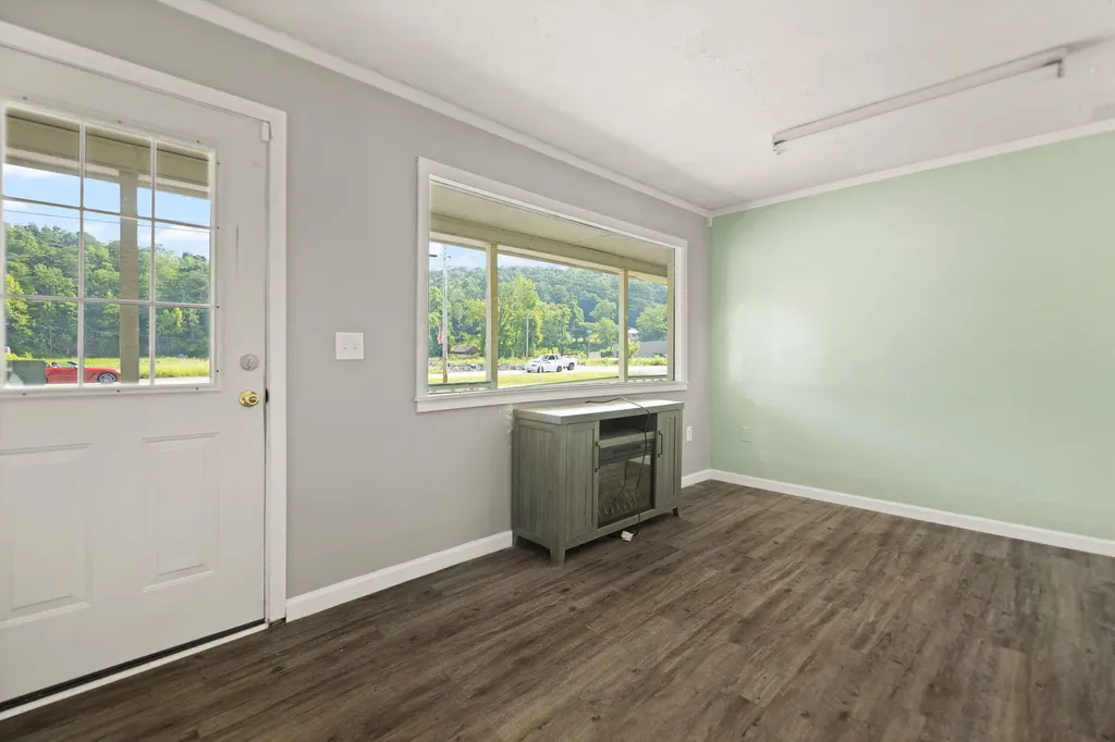 5649 Main Street Clay City KY 40312