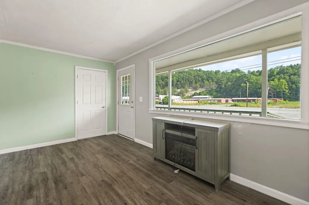 5649 Main Street Clay City KY 40312