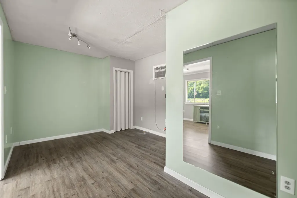 5649 Main Street Clay City KY 40312